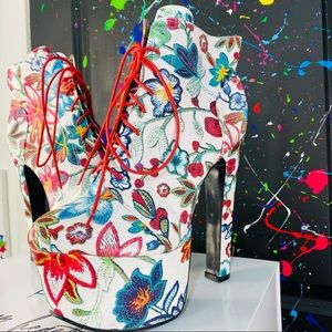 Fat Soles Floral Booties 💜Firm Price💜